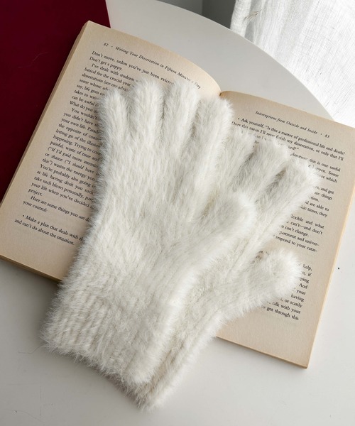 WEGO（ウィゴー）の「WEGO/指出し穴付きシャギーグローブ（手袋・レディース・ホワイト/ライトピンク/ベージュ/ライトグレー・FREE）」の2枚目の写真