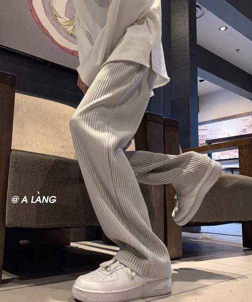 ALL RUNS（オールランズ）の「▲プリーツパンツ リラックス ストレートシルエット（その他パンツ・メンズ・グレー/ブラック・M/L/XL）」の7枚目の写真