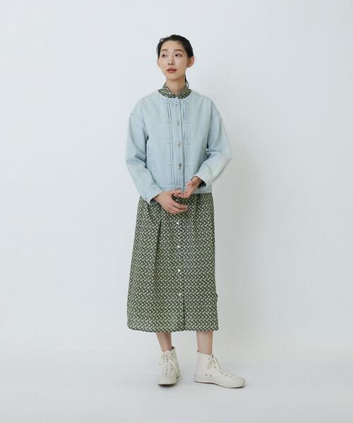 LOISIR(ロワズィール)の「デニムノーカラージャケット(ノーカラージャケット・レディース・ダークインディゴブルー/ライトインディゴブルー・FREE)」の6枚目の写真