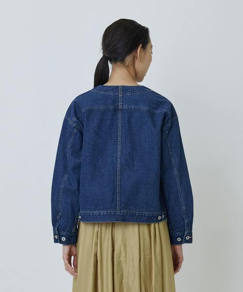 LOISIR(ロワズィール)の「デニムノーカラージャケット(ノーカラージャケット・レディース・ダークインディゴブルー/ライトインディゴブルー・FREE)」の10枚目の写真