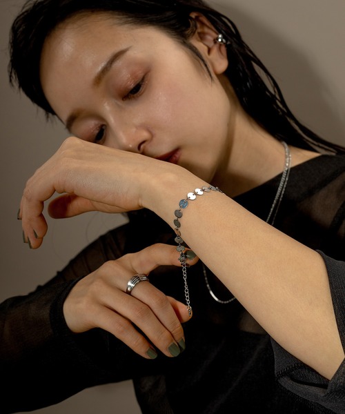 voov（ブーブ）の「【金属アレルギー対応】ラウンド プレート サージカル ブレスレット（ブレスレット・レディース・ゴールド/シルバー・フリー）」の9枚目の写真