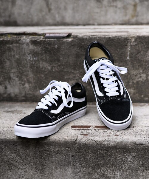 VANS（バンズ）の「VANS/ヴァンズ UA Old Skool/オールドスクール ローカットスニーカー　限定展開（スニーカー・レディース・ブラック・5/6/8/9/7/10）」の4枚目の写真