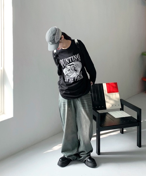FOLLOWIN（フォロウィン）の「[UNISEX][カップルコーデにおススメ！]オーバーフィットプリントロング長袖Tシャツ（Tシャツ/カットソー・レディース・チャコールグレー/ブラック/オートミール/ホワイト・FREE）」の11枚目の写真