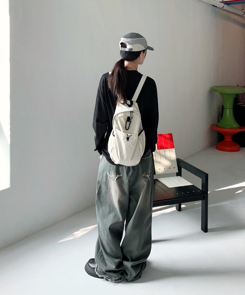 FOLLOWIN（フォロウィン）の「[UNISEX][カップルコーデにおススメ！]オーバーフィットプリントロング長袖Tシャツ（Tシャツ/カットソー・レディース・チャコールグレー/ブラック/オートミール/ホワイト・FREE）」の13枚目の写真