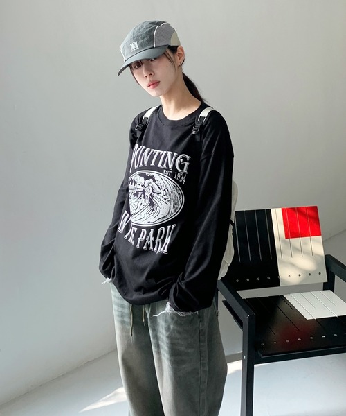 FOLLOWIN（フォロウィン）の「[UNISEX][カップルコーデにおススメ！]オーバーフィットプリントロング長袖Tシャツ（Tシャツ/カットソー・レディース・チャコールグレー/ブラック/オートミール/ホワイト・FREE）」の15枚目の写真