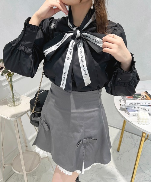 ロゴリボンボウタイブラウス　apres jour apres jour（アプレジュール）の「ロゴリボンボウタイブラウス