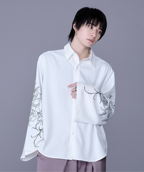 Ellno Loset（エルノロゼット）の「花刺繍フレアスリーブシャツ