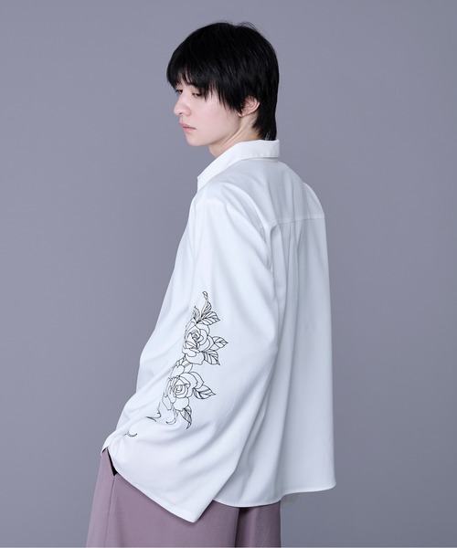 YENN 新品✨EMBRO SLEEVE SHIRT 刺繍スリーブ シャツ 和スリーブフラワー刺繍シャツ（シャツ/ブラウス）｜Ellno Loset