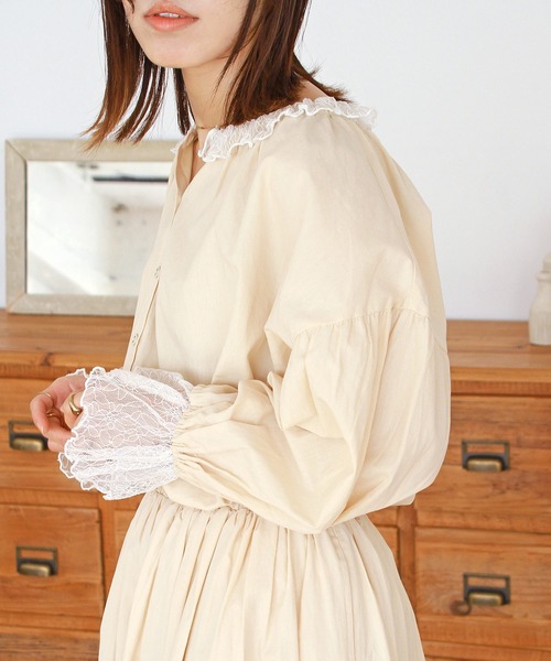 Crisp(クリスプ)の「プチフリルカラーブラウス(シャツ/ブラウス・レディース・ブラック/アイボリー/イエロー・FREE)」の8枚目の写真