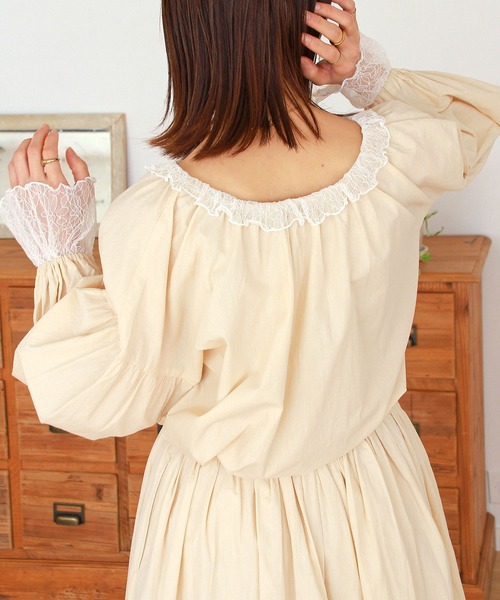 Crisp(クリスプ)の「プチフリルカラーブラウス(シャツ/ブラウス・レディース・ブラック/アイボリー/イエロー・FREE)」の9枚目の写真