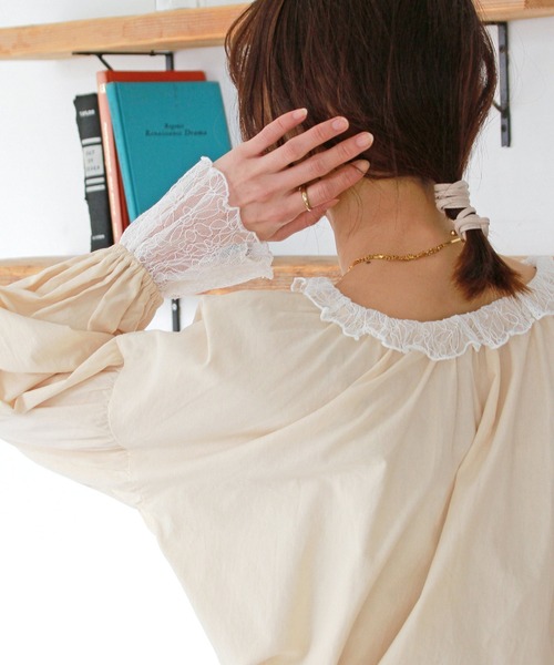 Crisp(クリスプ)の「プチフリルカラーブラウス(シャツ/ブラウス・レディース・ブラック/アイボリー/イエロー・FREE)」の18枚目の写真