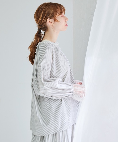 Crisp(クリスプ)の「プチフリルカラーブラウス(シャツ/ブラウス・レディース・ブラック/アイボリー/イエロー・FREE)」の21枚目の写真