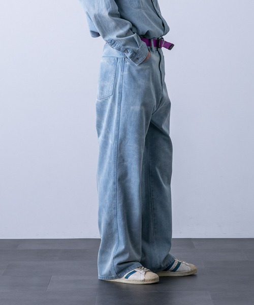 NANO universe（ナノユニバース）の「「HOTEL PALACE（オテルパラス）」バイオブリーチワイドデニムパンツ（セットアップ可）（デニムパンツ・メンズ・ライトブルー/ブラック・M/L/S）」の4枚目の写真