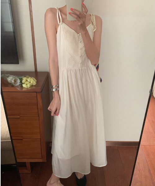 FREE STYLISTS(フリー スタイリスト)の「YUGA_YGMC リボンストラップ キャミソールワンピース(ワンピース・レディース・カーキ/ライトベージュ・FREE)」の8枚目の写真