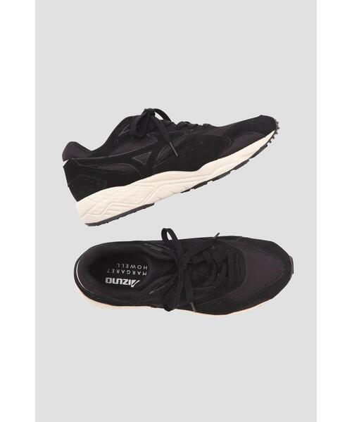 MARGARET HOWELL(マーガレットハウエル)の「MIZUNO TRAINING SHOES(スニーカー・メンズ・ブラック・27.5/27.0/26.5/26.0/25.5/28.0)」の1枚目の写真