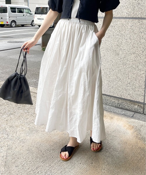 Meli rich(メリーリッチ)の「ストライプドビーフレアスカート(スカート・レディース・ブロンズ/ブラック/オフホワイト・FREE)」の4枚目の写真