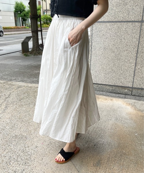 Meli rich(メリーリッチ)の「ストライプドビーフレアスカート(スカート・レディース・ブロンズ/ブラック/オフホワイト・FREE)」の11枚目の写真