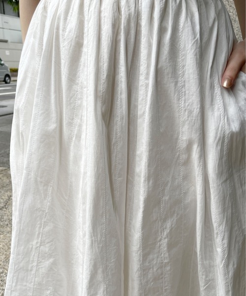 Meli rich(メリーリッチ)の「ストライプドビーフレアスカート(スカート・レディース・ブロンズ/ブラック/オフホワイト・FREE)」の13枚目の写真