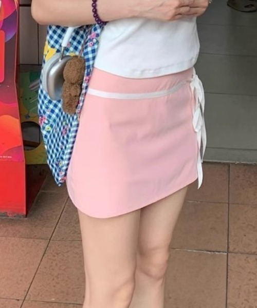 Vipoa(ヴィポア)の「Ribbon point sporty mini skirt(スカート・レディース・ブラック/ピンク・MEDIUM/LARGE)」の9枚目の写真