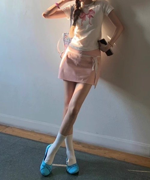 Vipoa(ヴィポア)の「Ribbon point sporty mini skirt(スカート・レディース・ブラック/ピンク・MEDIUM/LARGE)」の11枚目の写真