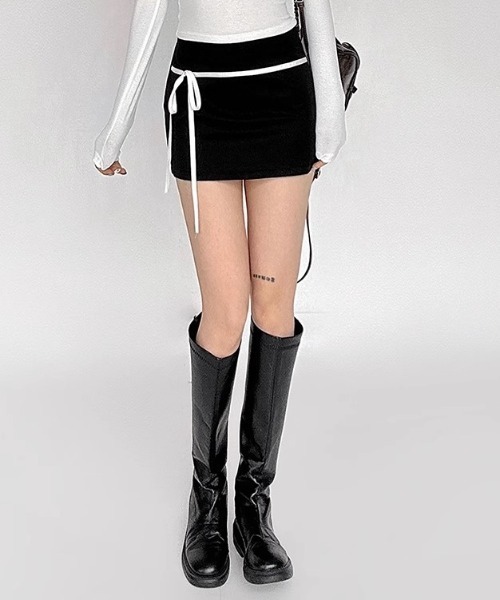 Vipoa(ヴィポア)の「Ribbon point sporty mini skirt(スカート・レディース・ブラック/ピンク・MEDIUM/LARGE)」の16枚目の写真