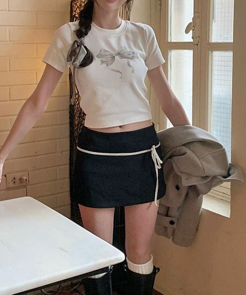 Vipoa(ヴィポア)の「Ribbon point sporty mini skirt(スカート・レディース・ブラック/ピンク・MEDIUM/LARGE)」の3枚目の写真