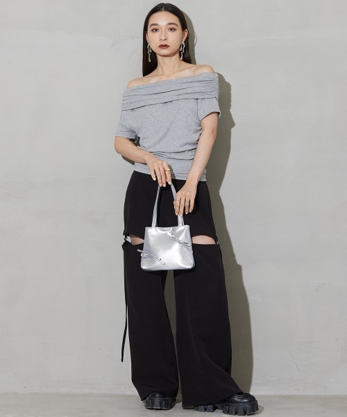 SEN TOKYO(セントーキョー)の「大人かわいいフェミニンシルエット。オフショルダーカットソー(Tシャツ/カットソー・レディース・ブラック/グレー・FREE)」の22枚目の写真