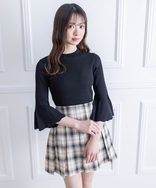 clear(クリア)の「5分袖スカラップニットトップス≪2024SS≫(ニット/セーター・レディース・オフホワイト/ブラック/ホワイト×ブラック/グレー系その他・F)」の22枚目の写真