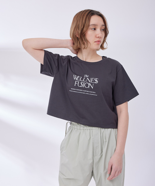 NERGY（ナージー）の「グラフィッククロップドTシャツ（Tシャツ/カットソー・レディース・キナリ/パープル/ブラック/グレー・FREE）」の3枚目の写真