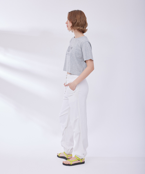 NERGY（ナージー）の「グラフィッククロップドTシャツ（Tシャツ/カットソー・レディース・キナリ/パープル/ブラック/グレー・FREE）」の15枚目の写真