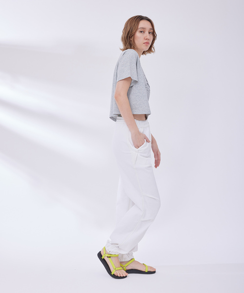 NERGY（ナージー）の「グラフィッククロップドTシャツ（Tシャツ/カットソー・レディース・キナリ/パープル/ブラック/グレー・FREE）」の13枚目の写真