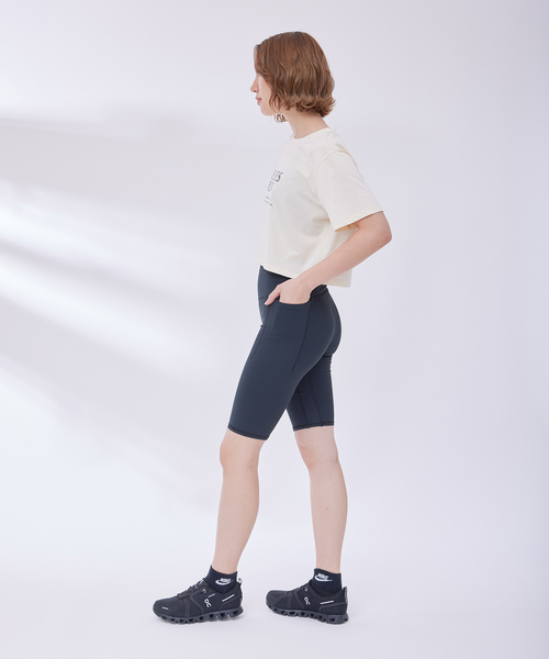 NERGY（ナージー）の「グラフィッククロップドTシャツ（Tシャツ/カットソー・レディース・キナリ/パープル/ブラック/グレー・FREE）」の11枚目の写真