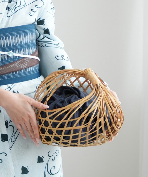 utatane（ウタタネ）の「竹かごバッグ+日本製注染生地あずま袋セット utatane 栗丸 白の川面/楊柳（かごバッグ・レディース・マスタード/ネイビー/ホワイト/オフホワイト・FREE）」の3枚目の写真