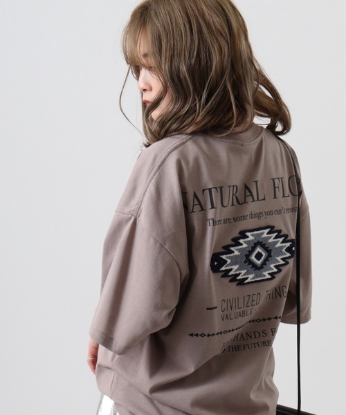 FUNALIVE(ファンアライブ)の「サガラ刺繍オーバーサイズTシャツ UVカット&COOL&DRY 半袖(Tシャツ/カットソー・メンズ・スミクロ/ネイビー/ホワイト/モカ・L/M/LL)」の4枚目の写真