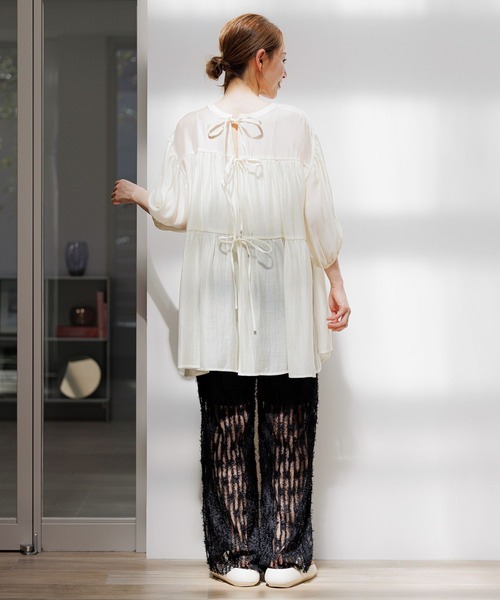 LAKOLE(ラコレ)の「フェザーチュールパンツ / 124145(その他パンツ・レディース・グレイッシュベージュ/ブラック/アイボリー・MEDIUM/SMALL)」の11枚目の写真