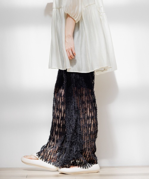 LAKOLE(ラコレ)の「フェザーチュールパンツ / 124145(その他パンツ・レディース・グレイッシュベージュ/ブラック/アイボリー・MEDIUM/SMALL)」の13枚目の写真