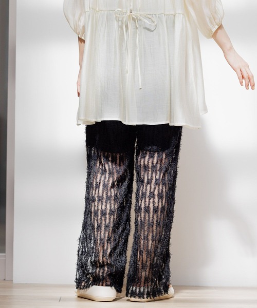 LAKOLE(ラコレ)の「フェザーチュールパンツ / 124145(その他パンツ・レディース・グレイッシュベージュ/ブラック/アイボリー・MEDIUM/SMALL)」の14枚目の写真