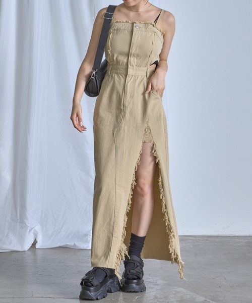 RAY CASSIN（レイカズン）の「フリンジデニムキャミワンピース（ワンピース・レディース・ベージュ/ブルー系その他/グレー系その他・FREE）」の3枚目の写真