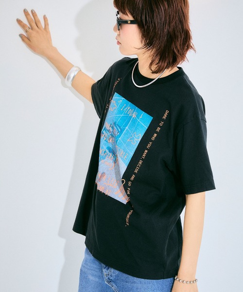 ELLEgirl(エルガール)の「フォトプリントTシャツ【ELLEgirl/エル ガール】(Tシャツ/カットソー・レディース・ホワイト/ブラック・FREE)」の19枚目の写真