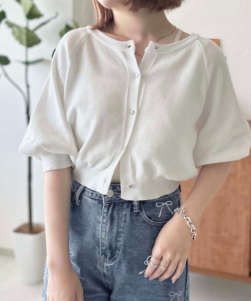 apres jour clair（アプレジュールクレア）の「【apres jour clair】ハートボタン袖ボリュームカーディガン【ZOZOTOWN限定アイテム】（カーディガン/ボレロ・レディース・グレー/オフホワイト/ピンク・X-LARGE/フリー）」の2枚目の写真