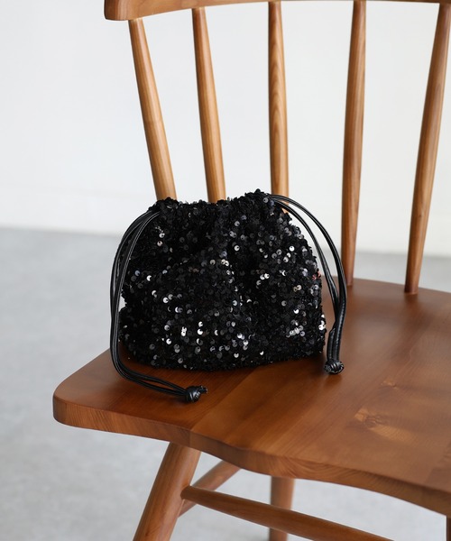 Riberry(リベリー)の「2WAYスパンコール巾着ショルダーバッグ(ショルダーバッグ・レディース・ブラック/ネイビー/グリーン/ピンク/シルバー・FREE)」の10枚目の写真