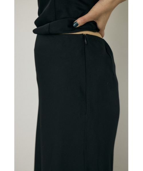 M_（エムアンダーバー）の「リサイクルポリエステル×レーヨン素材　手洗い可能なサテンミディー丈スカート（スカート・レディース・ブラック/ブラウン/ピンク・1/2）」の6枚目の写真