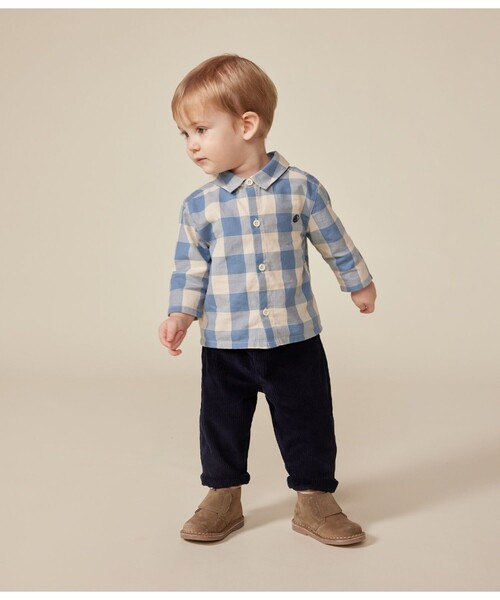 PETIT BATEAU（プチバトー）の「サージ織りシャツ（シャツ/ブラウス・キッズ・ホワイト×ブルー・18MONTH/12MONTH/24MONTH/36MONTH）」の2枚目の写真