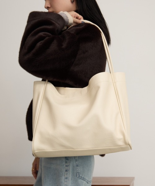 Aunt Marie's(アントマリーズ)の「ベーシックトート/ポーチ付き/PC/A4収納可(トートバッグ・レディース・シルバー/ブラック/アイボリー・FREE)」の5枚目の写真