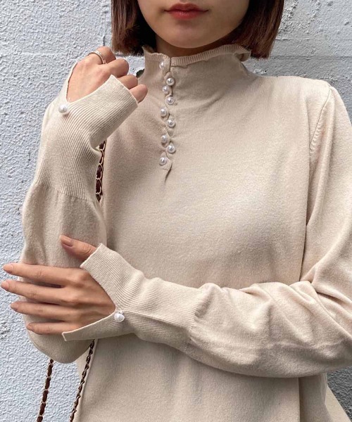 NANEA(ナネア)の「パールボタンハイネックニットトップス(ニット/セーター・レディース・ブルー/イエロー/パープル/ベージュ・フリー)」の14枚目の写真