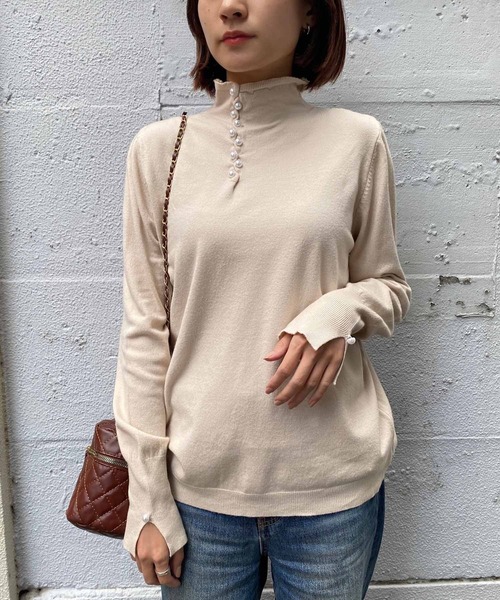 NANEA(ナネア)の「パールボタンハイネックニットトップス(ニット/セーター・レディース・ブルー/イエロー/パープル/ベージュ・フリー)」の15枚目の写真