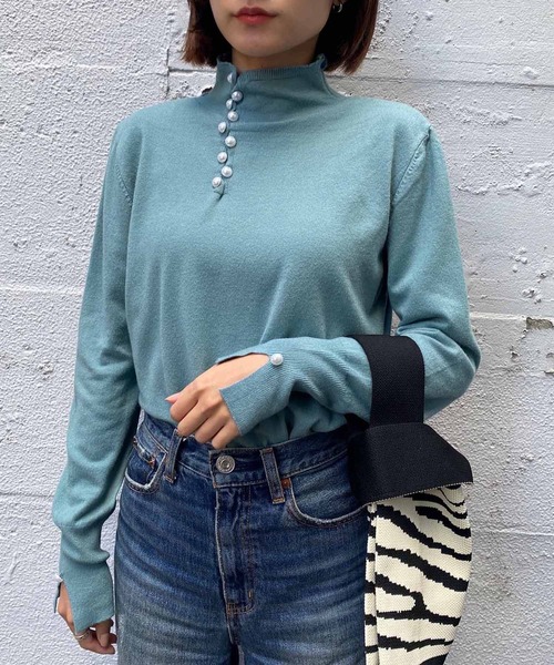 NANEA(ナネア)の「パールボタンハイネックニットトップス(ニット/セーター・レディース・ブルー/イエロー/パープル/ベージュ・フリー)」の18枚目の写真