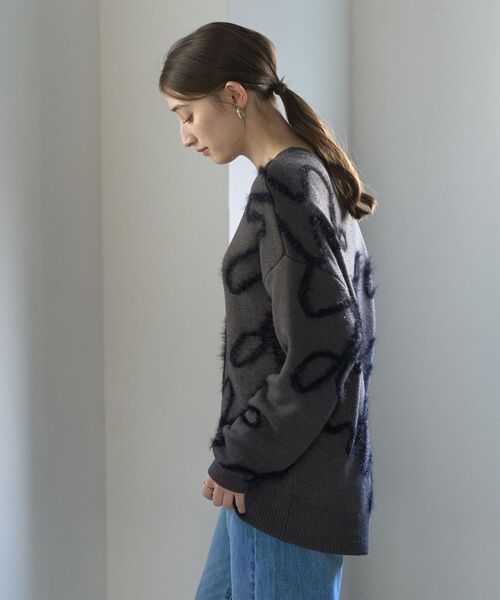 YECCA VECCA（イェッカヴェッカ）の「フェザーアートラインニット（ニット/セーター・レディース・ライトグレー/ネイビー/チャコールグレー・FREE）」の20枚目の写真