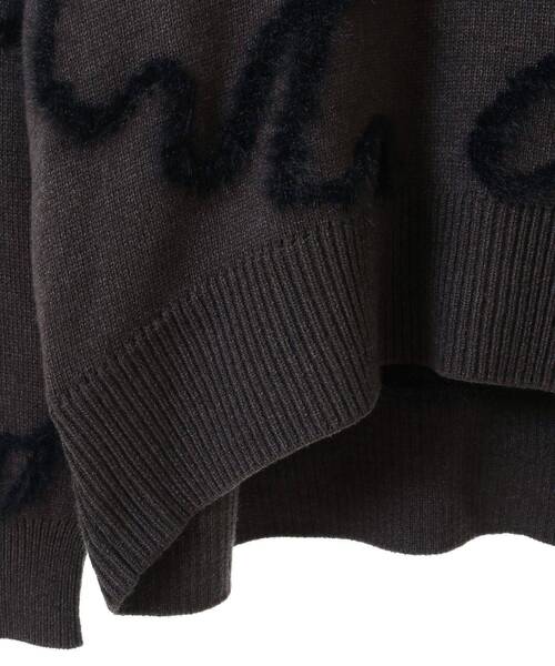 YECCA VECCA（イェッカヴェッカ）の「フェザーアートラインニット（ニット/セーター・レディース・ライトグレー/ネイビー/チャコールグレー・FREE）」の9枚目の写真