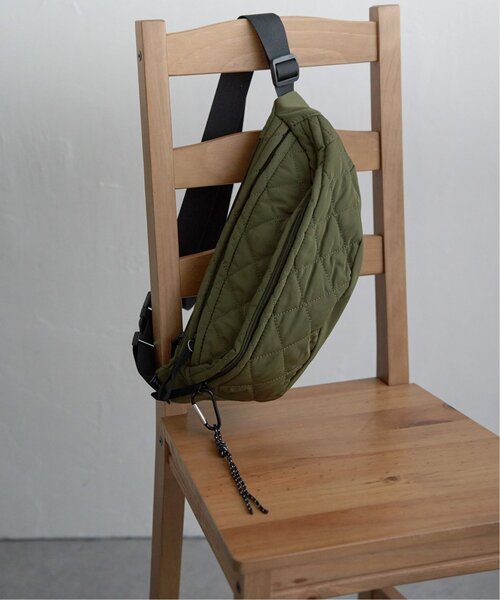 notch.(ノッチ)の「キルトボディバッグ(ボディバッグ/ウエストポーチ・レディース・ブラック/カーキ/グレー・ONESIZE)」の3枚目の写真